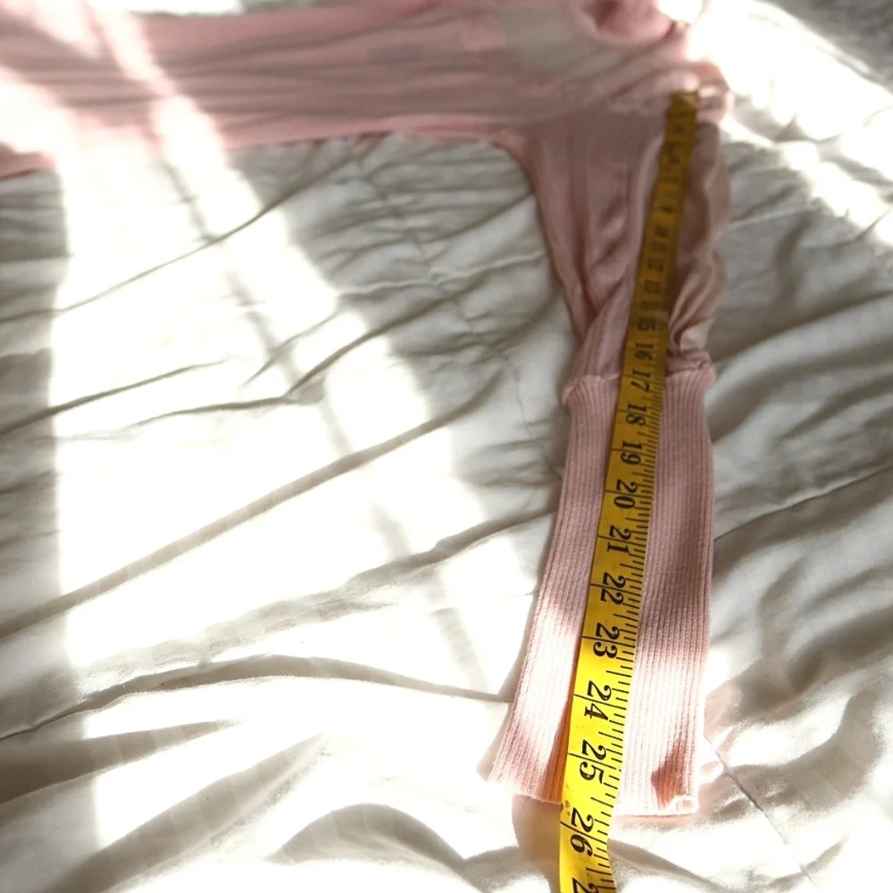 Gorgeous Free People Pink Turtleneck long sleeves with lace details, Small - Picture 10 of 10